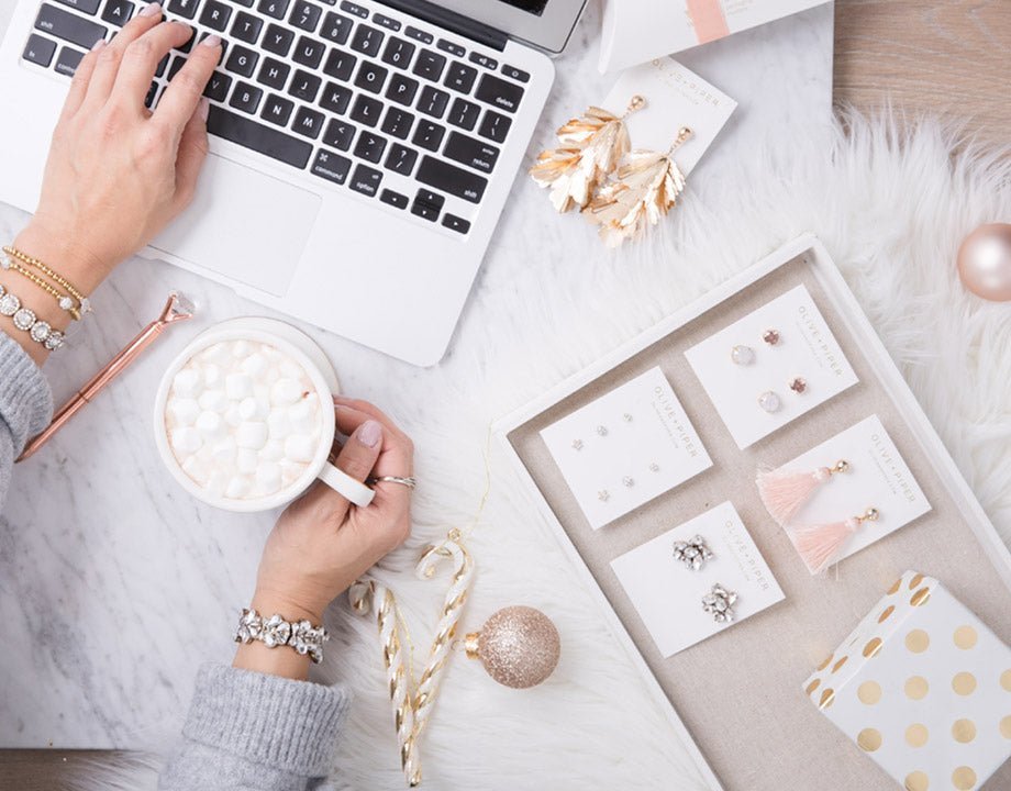 10 Earrings to Gift for the Holidays