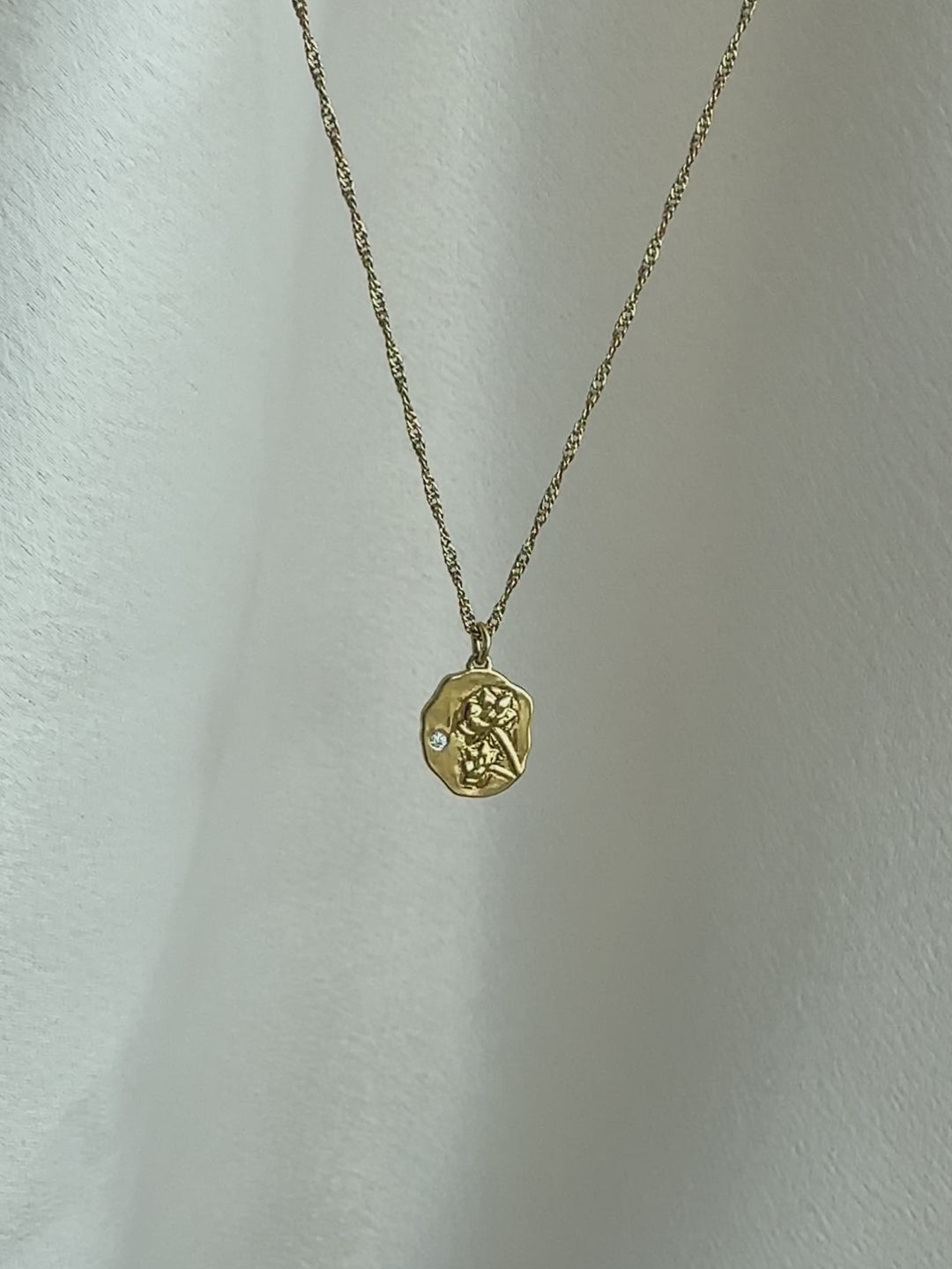 Elasisters July Water Lily Birthday Flower Pendant Necklace