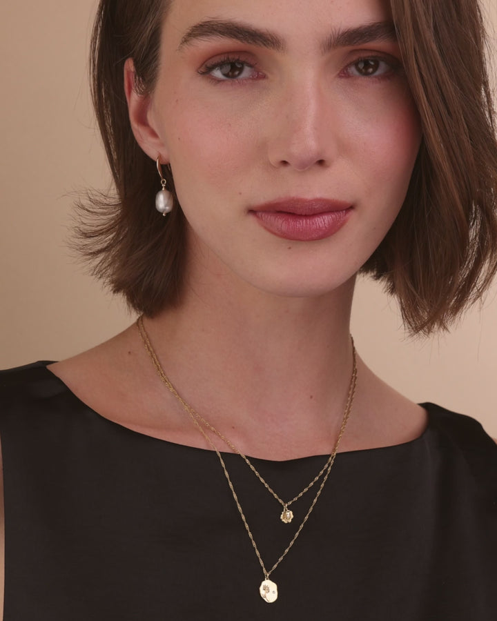 Elasisters August Poppy and November Chrysanthemum Birthflower Pendant Necklace