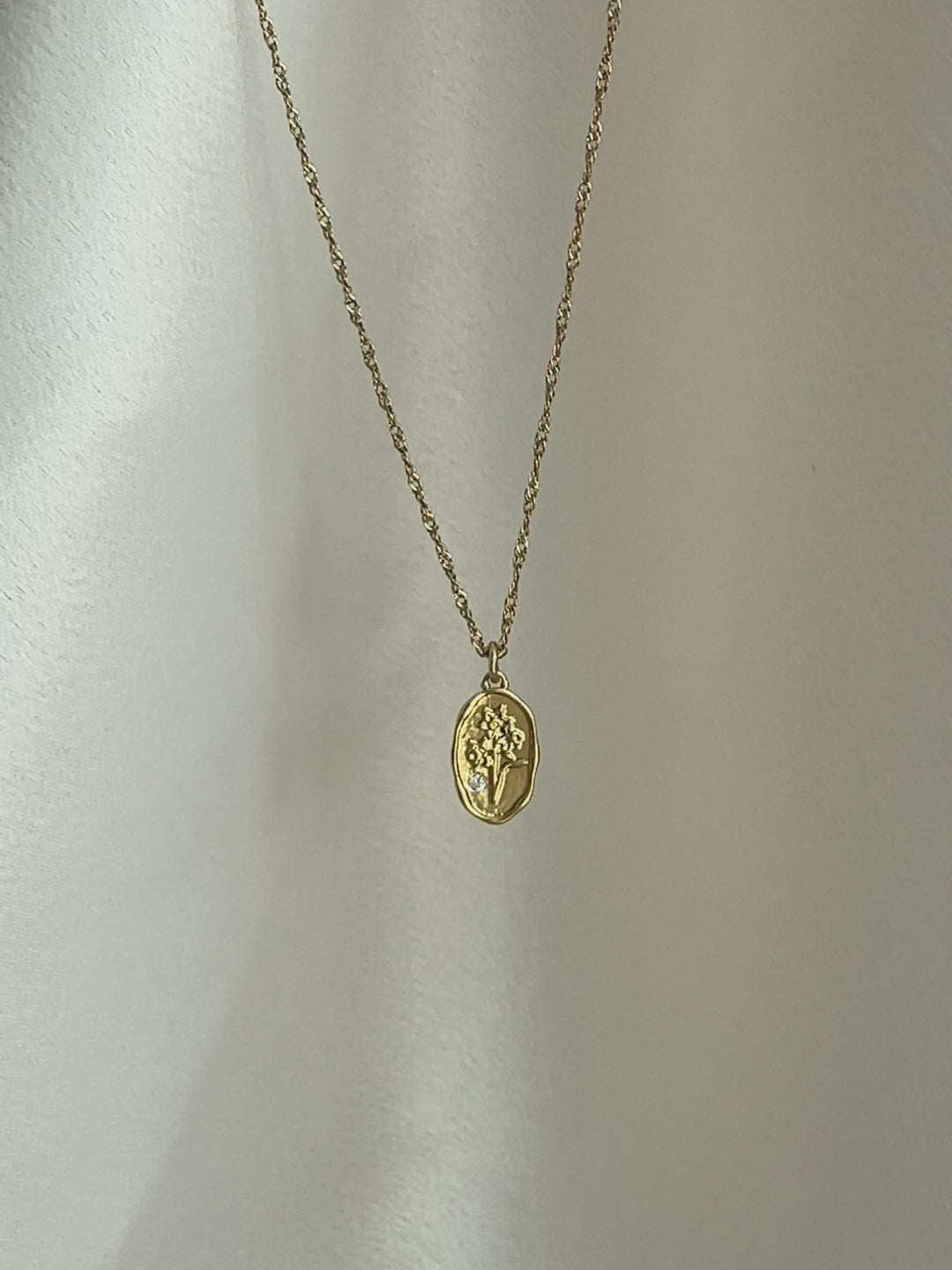 Elasisters December Narcissus Birthday Flower Pendant 