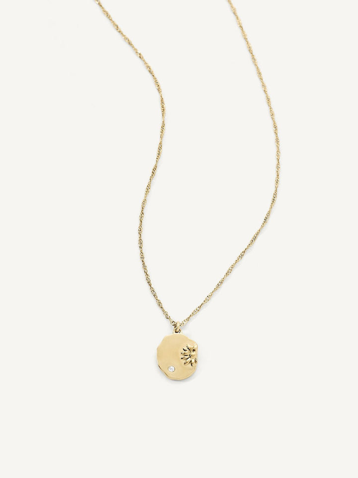 Elasisters April Daisy Birthday Flower Pendant Necklace