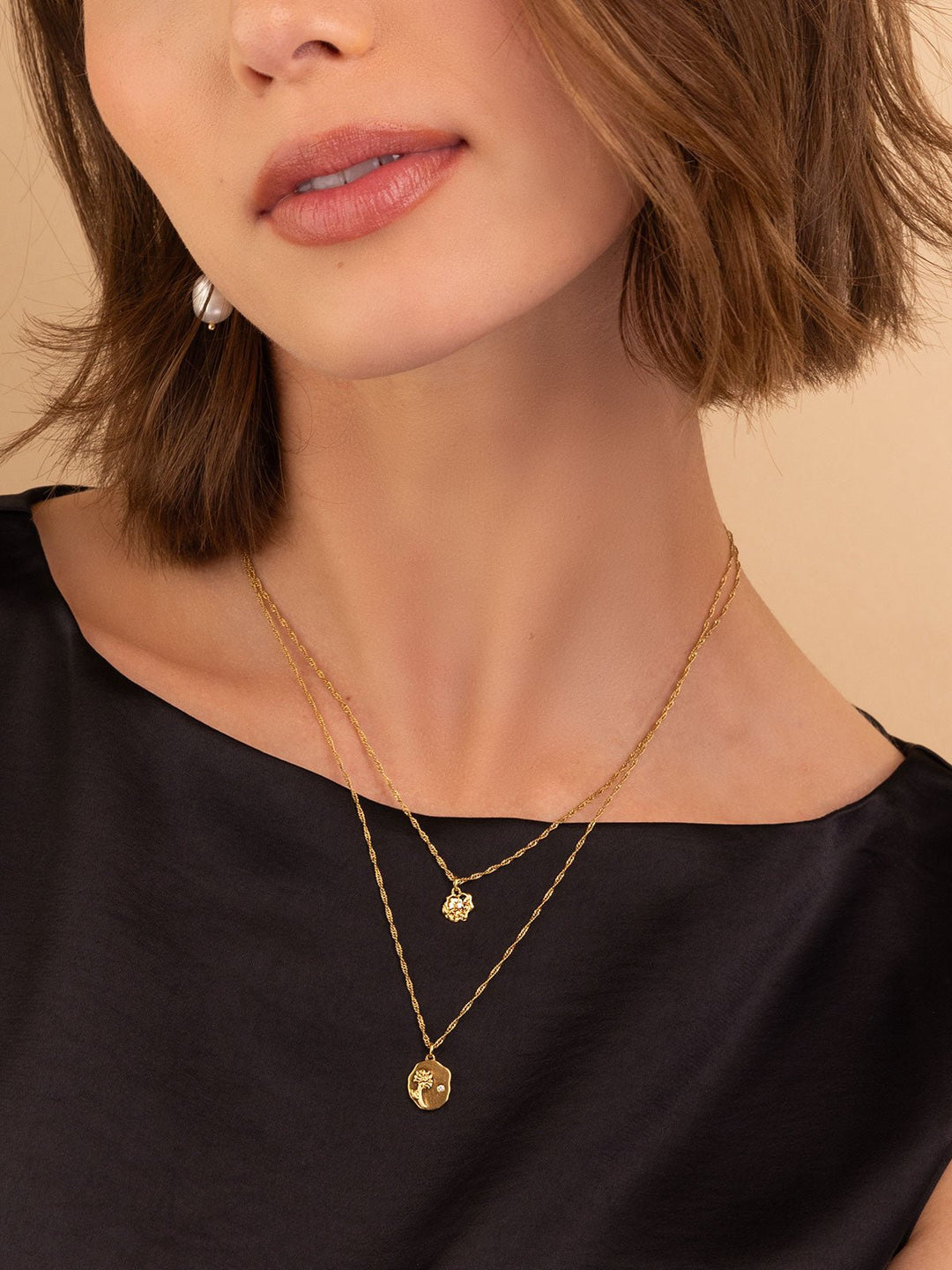 Elasisters August Poppy and November Chrysanthemum Birthflower Pendant Necklace