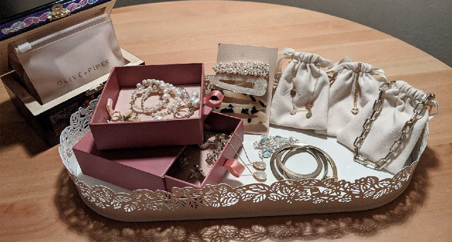 How the Elasisters team organizes their jewelry