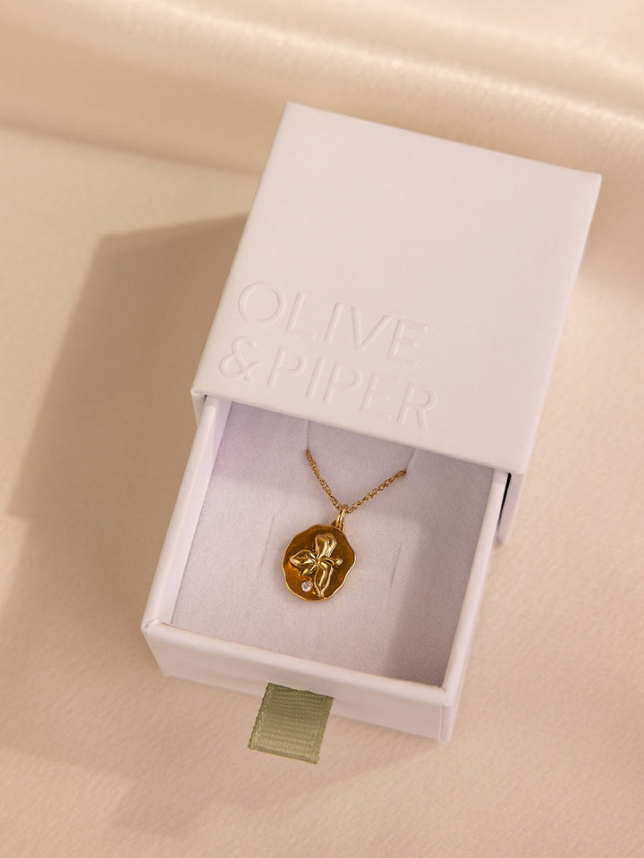 Elasisters Birth Flower Pendant Packaging